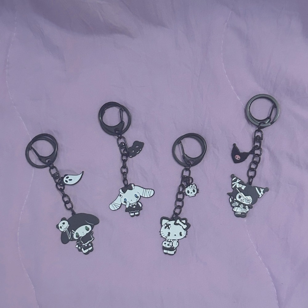 Sanrio Keychain Set - Picture 3 of 3